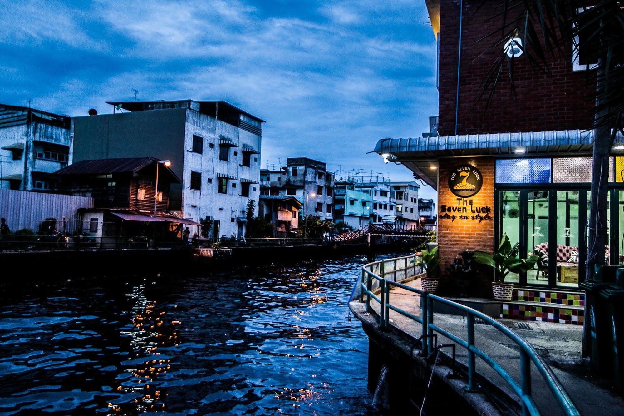 The Seven Luck Hotel Bangkok Exterior photo